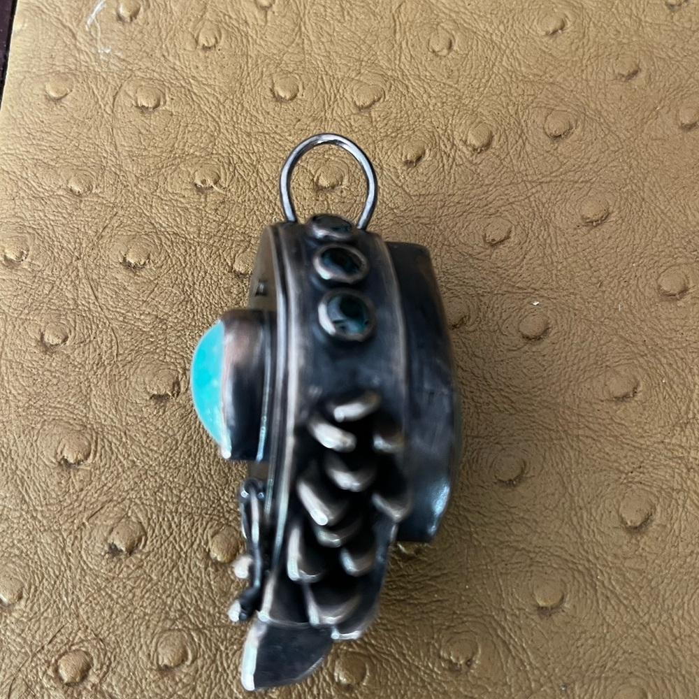 Handcrafted one of a kind Silver and Opal chrysoprase treasure box pendant - Picture 5 of 9